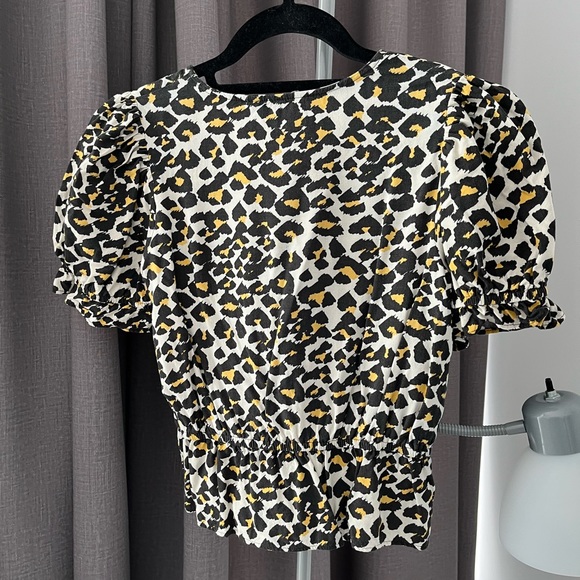 Leopard print v-neck blouse - Picture 2 of 2